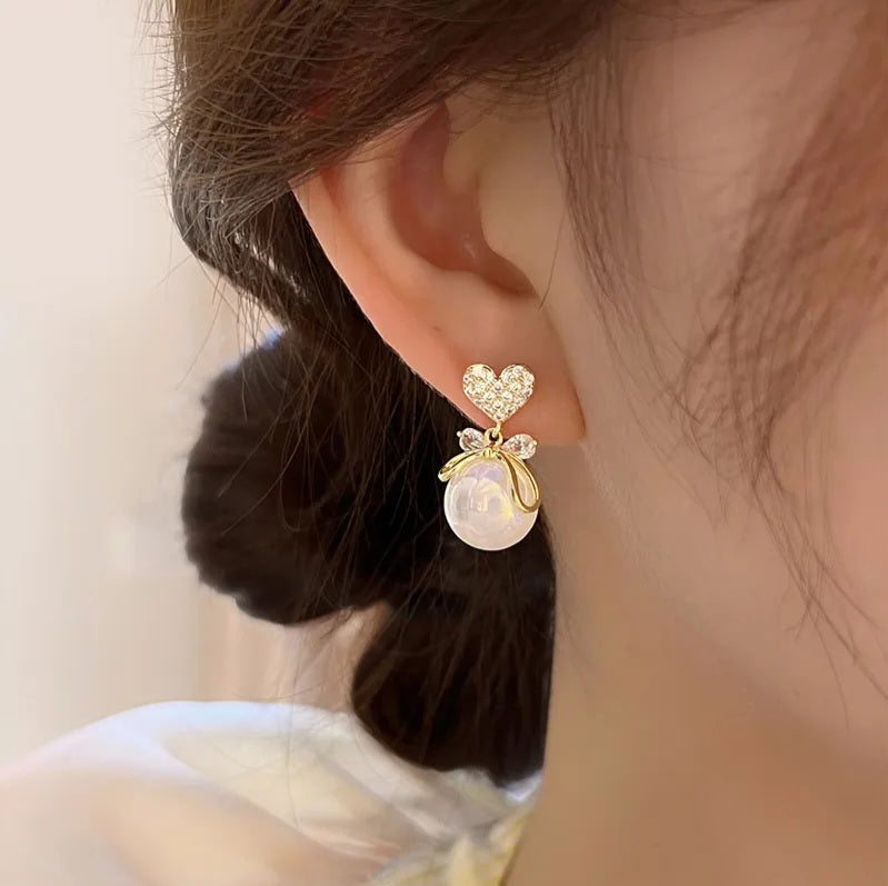 Korean Rhinestone Heart & Faux Pearl Decor Earrings Gold3