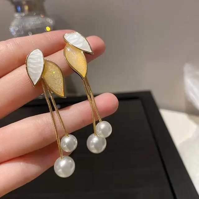 korean leaf pearl earring