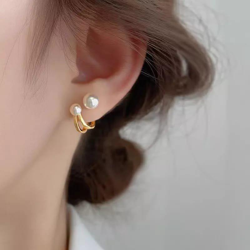 Korean Beautiful Gold Pearl Stud Earring