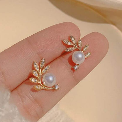 Korean Gold Leaf And Pearl Stud earring