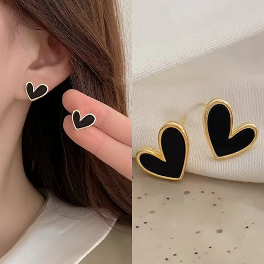 Korean cute black heart-shaped Earring