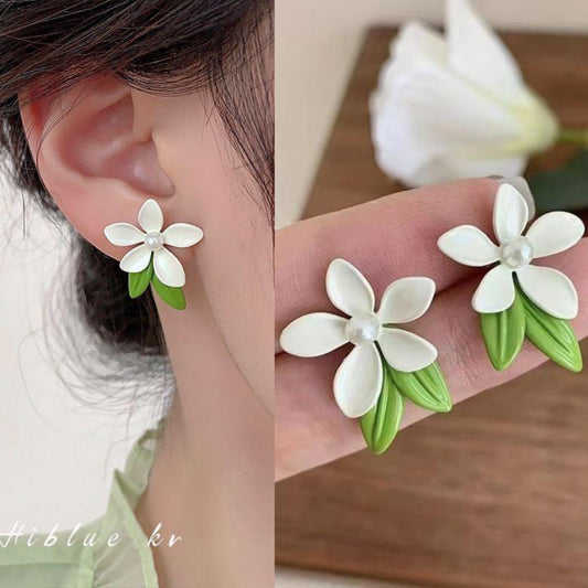 Korean Unique Flower Earring 🌼