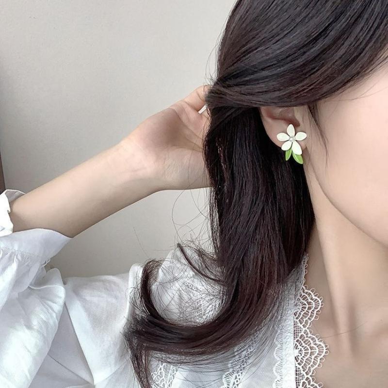 Korean Unique Flower Earring 🌼