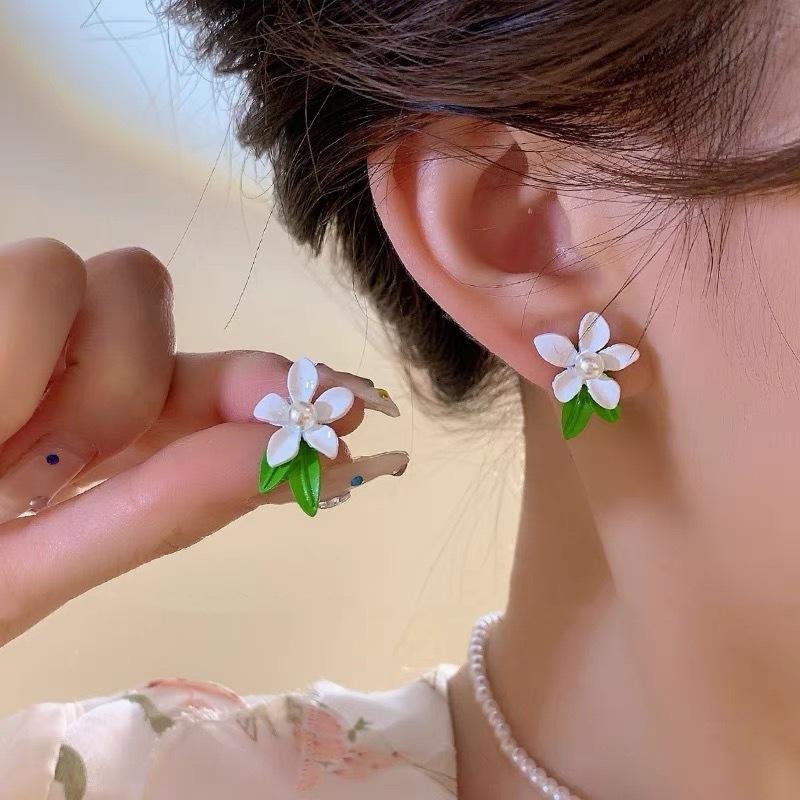Korean Unique Flower Earring 🌼
