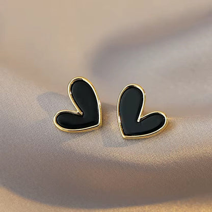 Korean cute black heart-shaped Earring