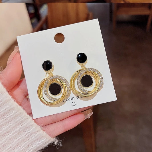 korean beautiful layerd Luxurious black and gold drop earring