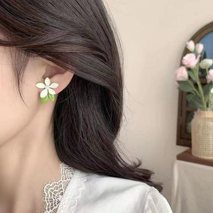 Korean Unique Flower Earring 🌼