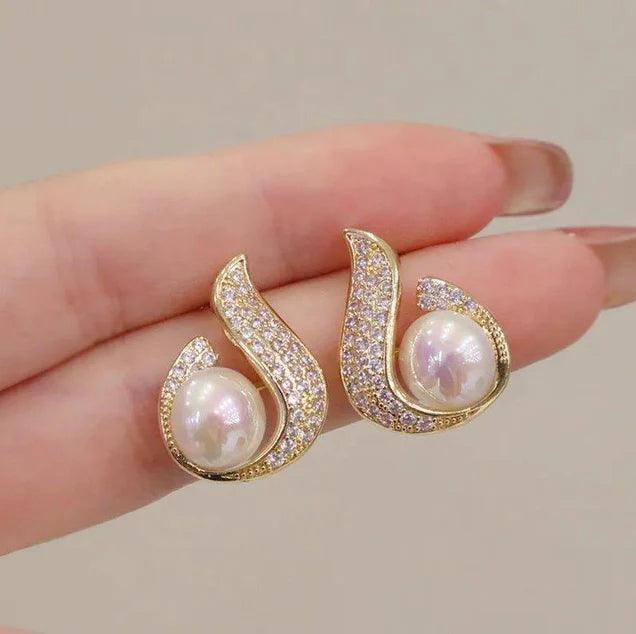Cute Pearl Sparkling Crystal Stud Earrings3