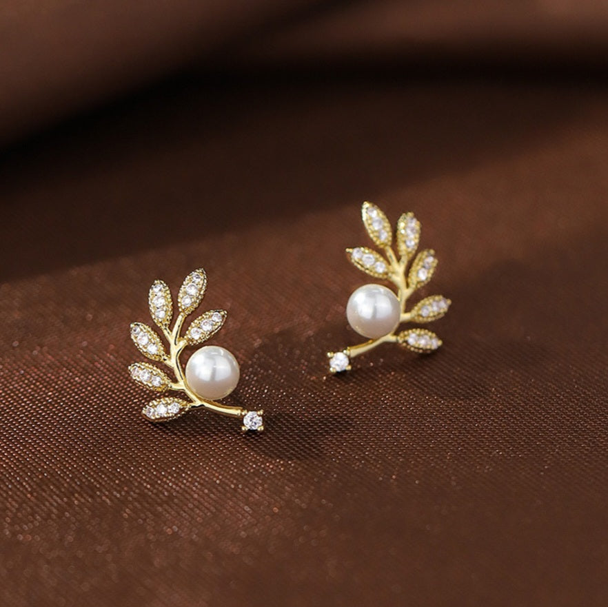 Korean Gold Leaf And Pearl Stud earring