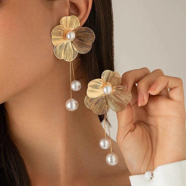 Korean Beautiful Flower Design Drop Gold Earring