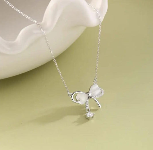 Korean cutw bow silver Pendant