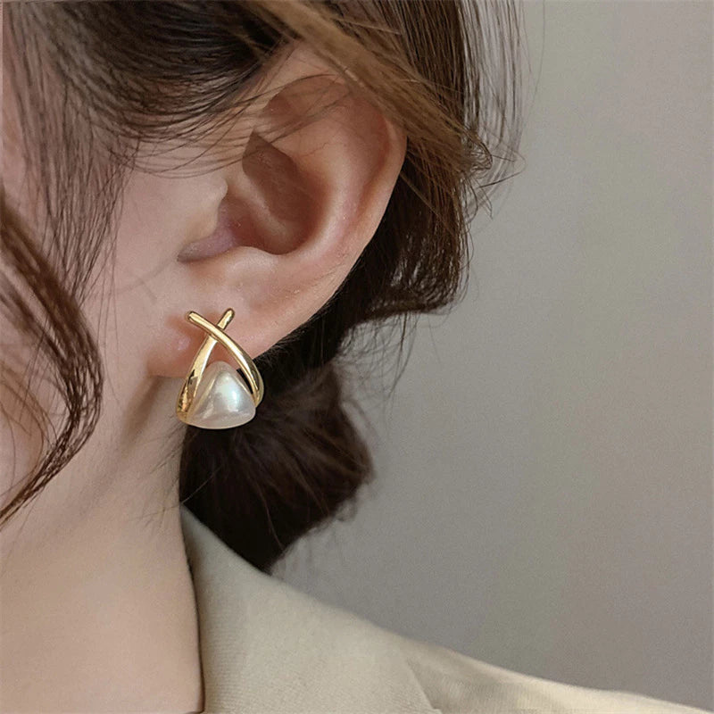 Korean Beautiful Pearl Gold Earring
