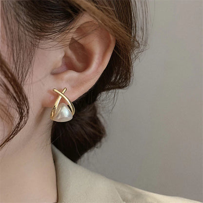 Korean Beautiful Pearl Gold Earring