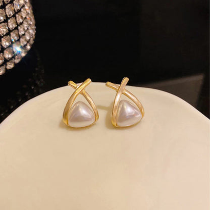 Korean Beautiful Pearl Gold Earring